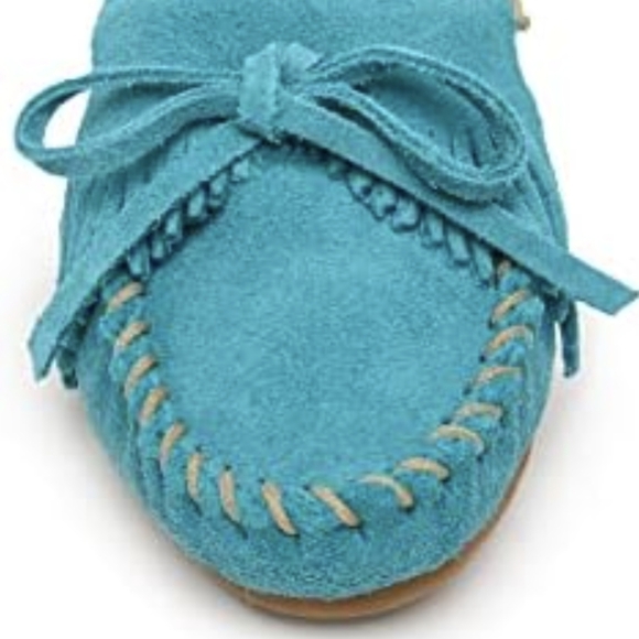 Minnetonka Moccasin Thread Suede Slip-On Comfort Shoes. - Picture 5 of 13